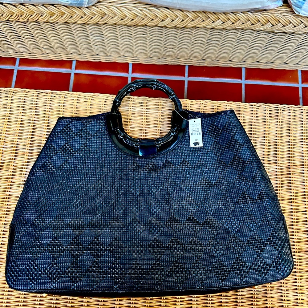 Talbots black wooden handled bag. Perfect for summer at the beach/pool!